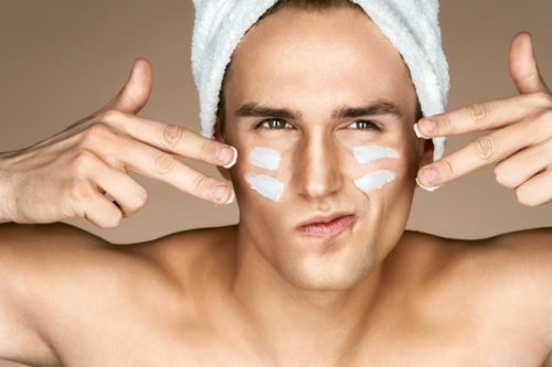 男がこっそりまつげパーマをかける方法。逆さまつ毛の男性は必見です！